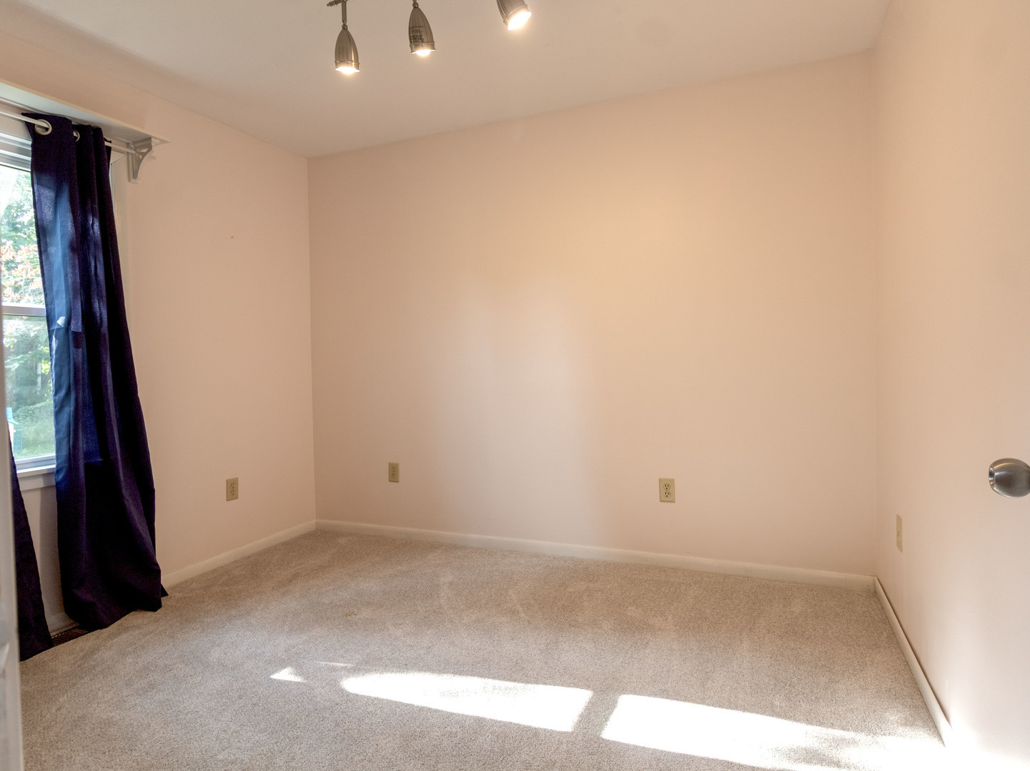 218 W South Street Property Photo 16