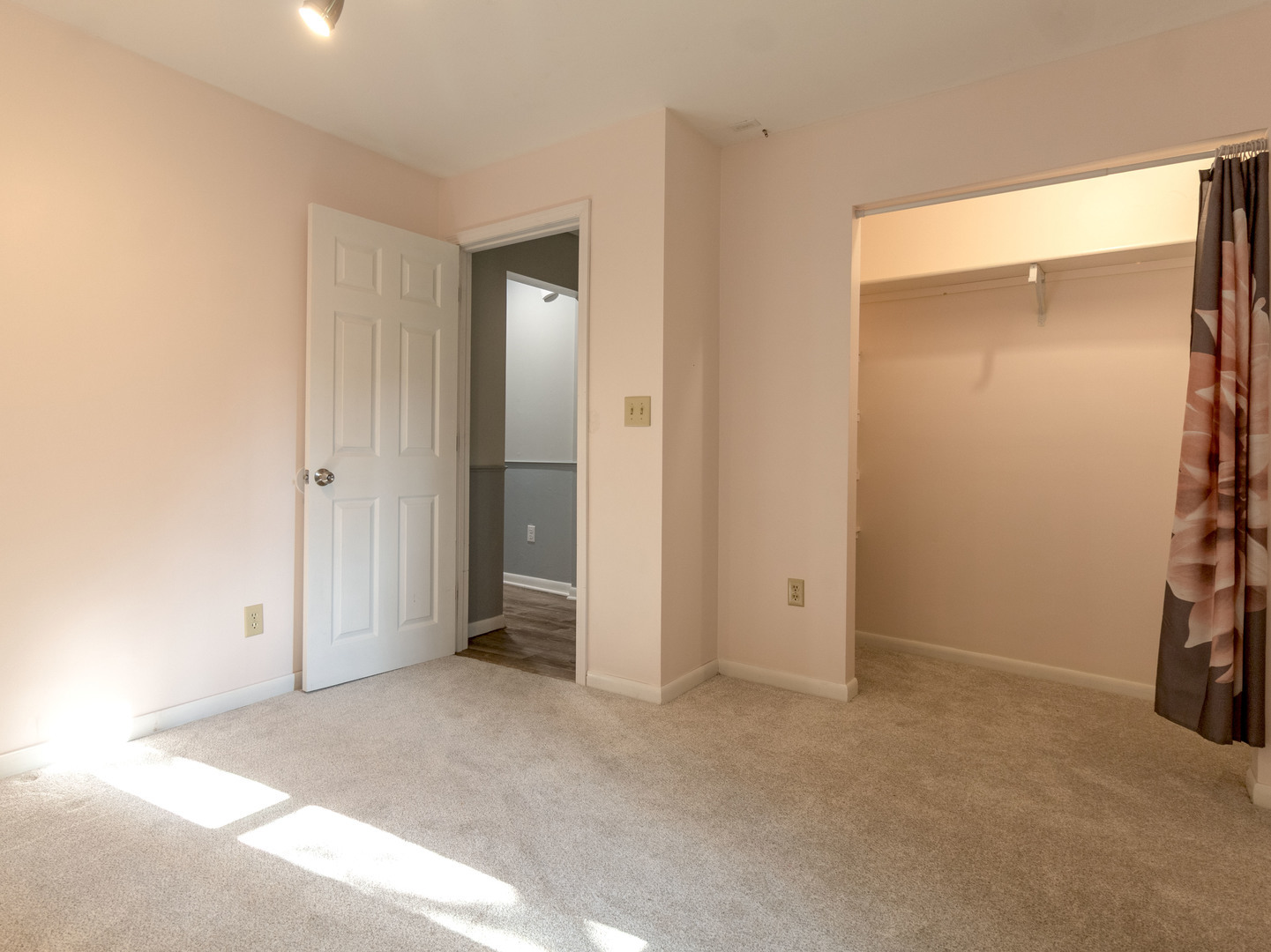 218 W South Street Property Photo 17