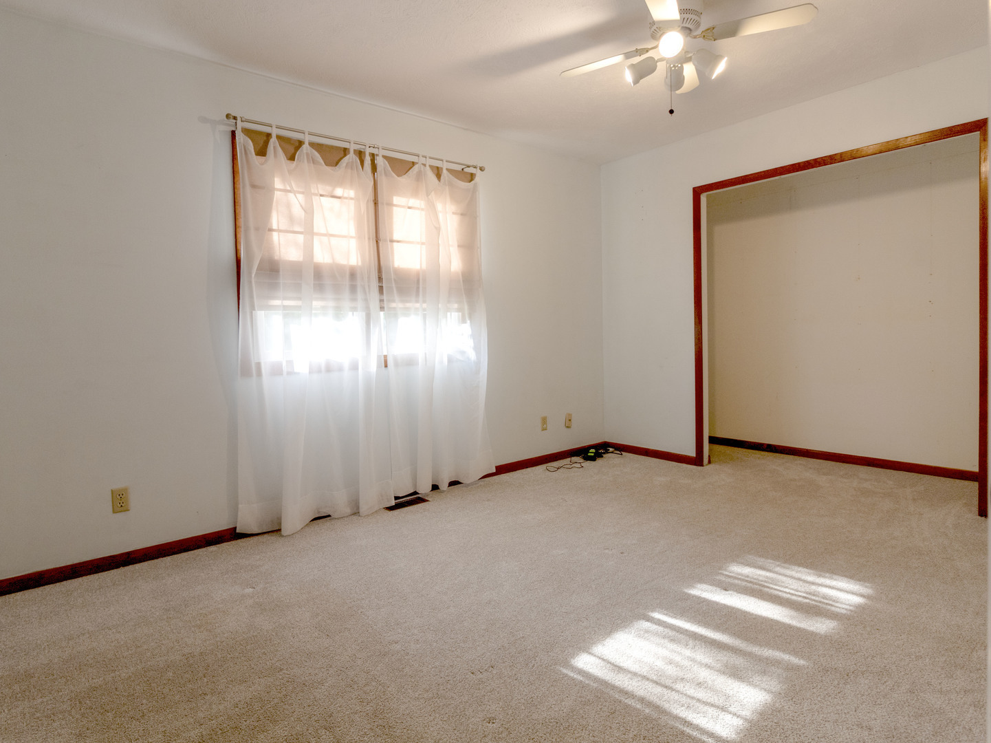 218 W South Street Property Photo 19