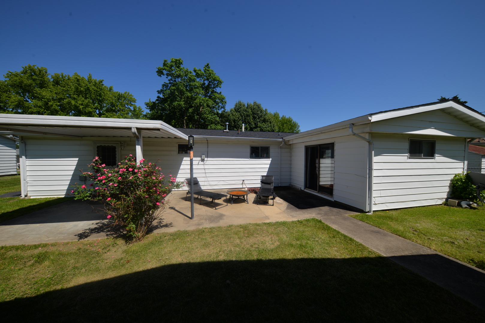 8 E Crownview Property Photo 4