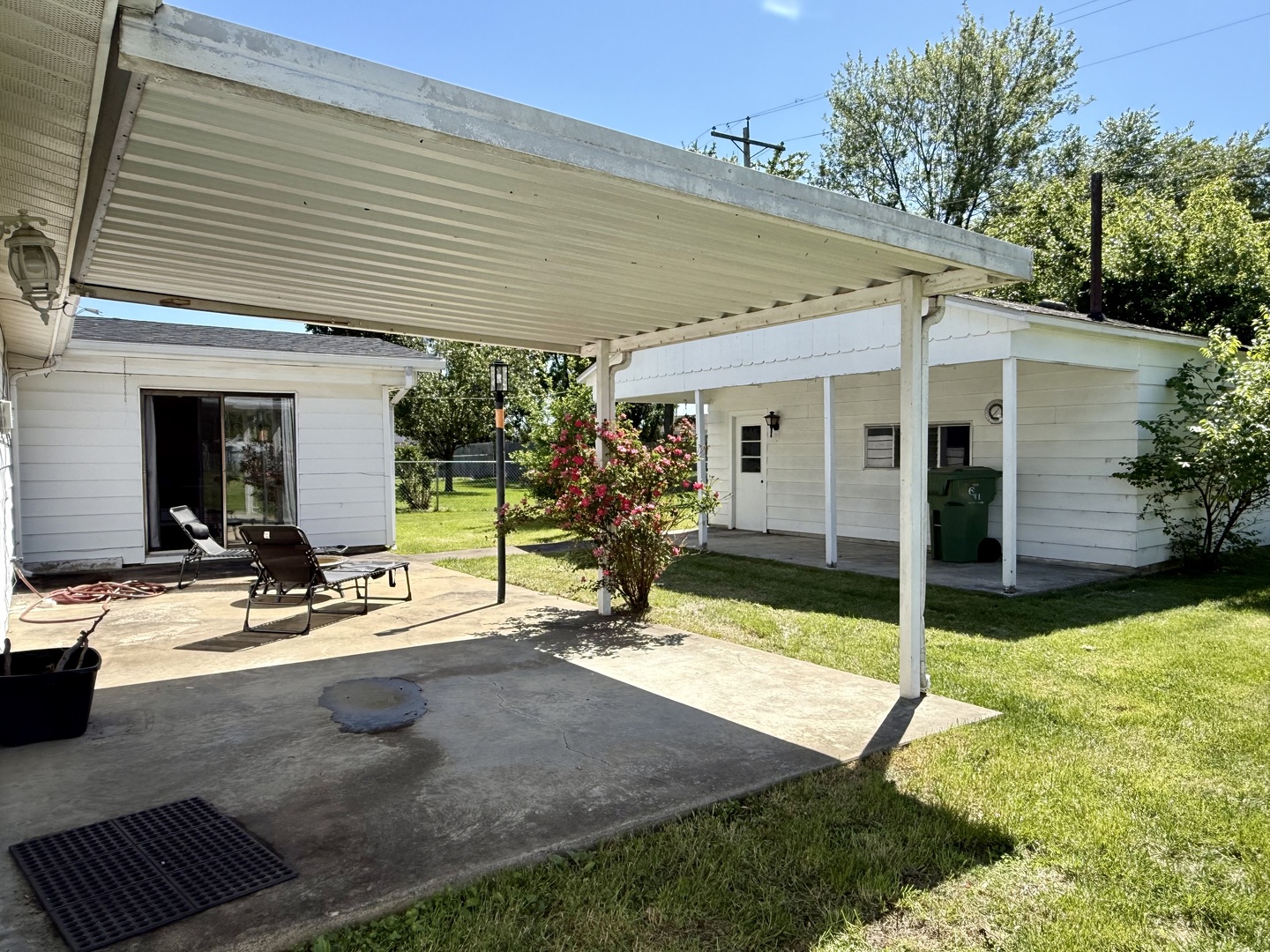 8 E Crownview Property Photo 5