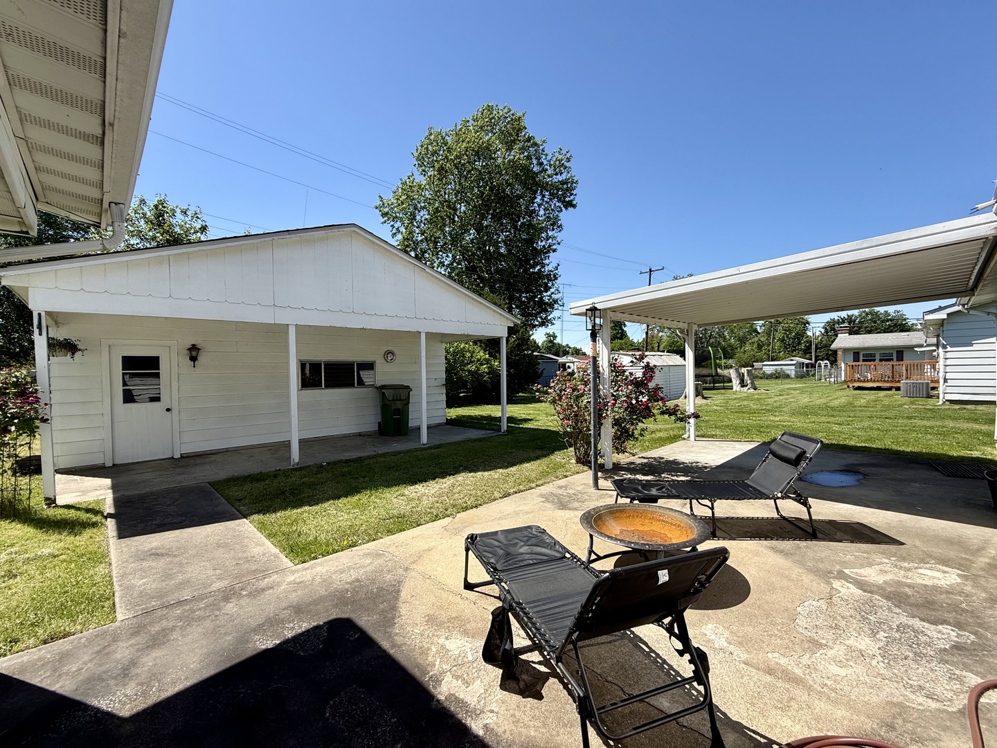 8 E Crownview Property Photo 6