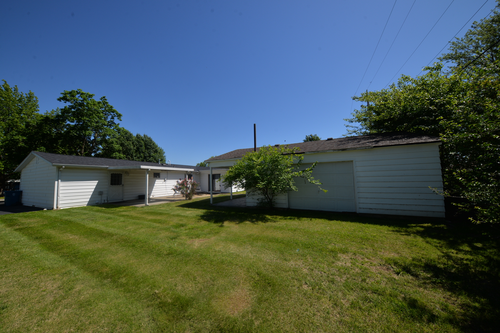 8 E Crownview Property Photo 7