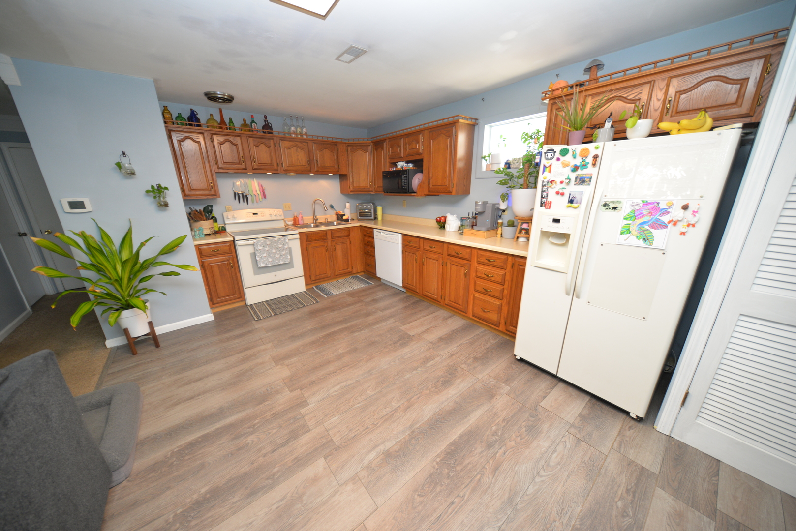 8 E Crownview Property Photo 13