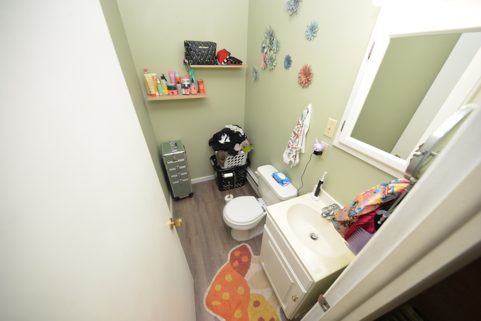 8 E Crownview Property Photo 21