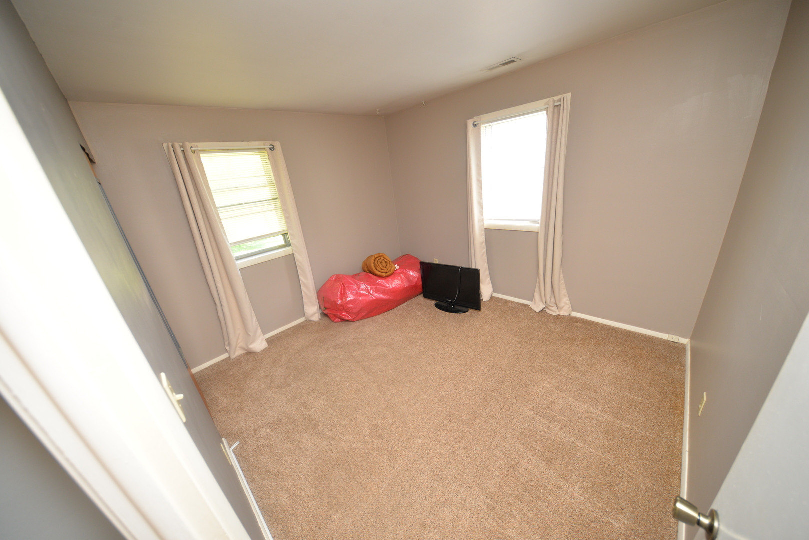 8 E Crownview Property Photo 23