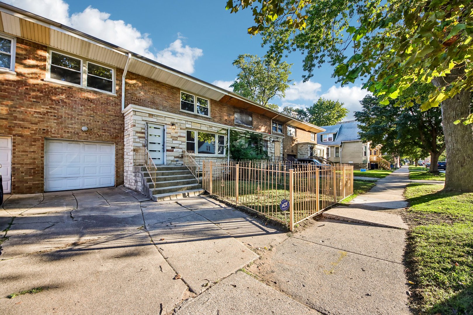 2646 E 77th Street Property Photo 5