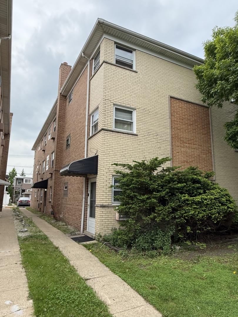 5007 W Diversey Avenue Property Photo 2