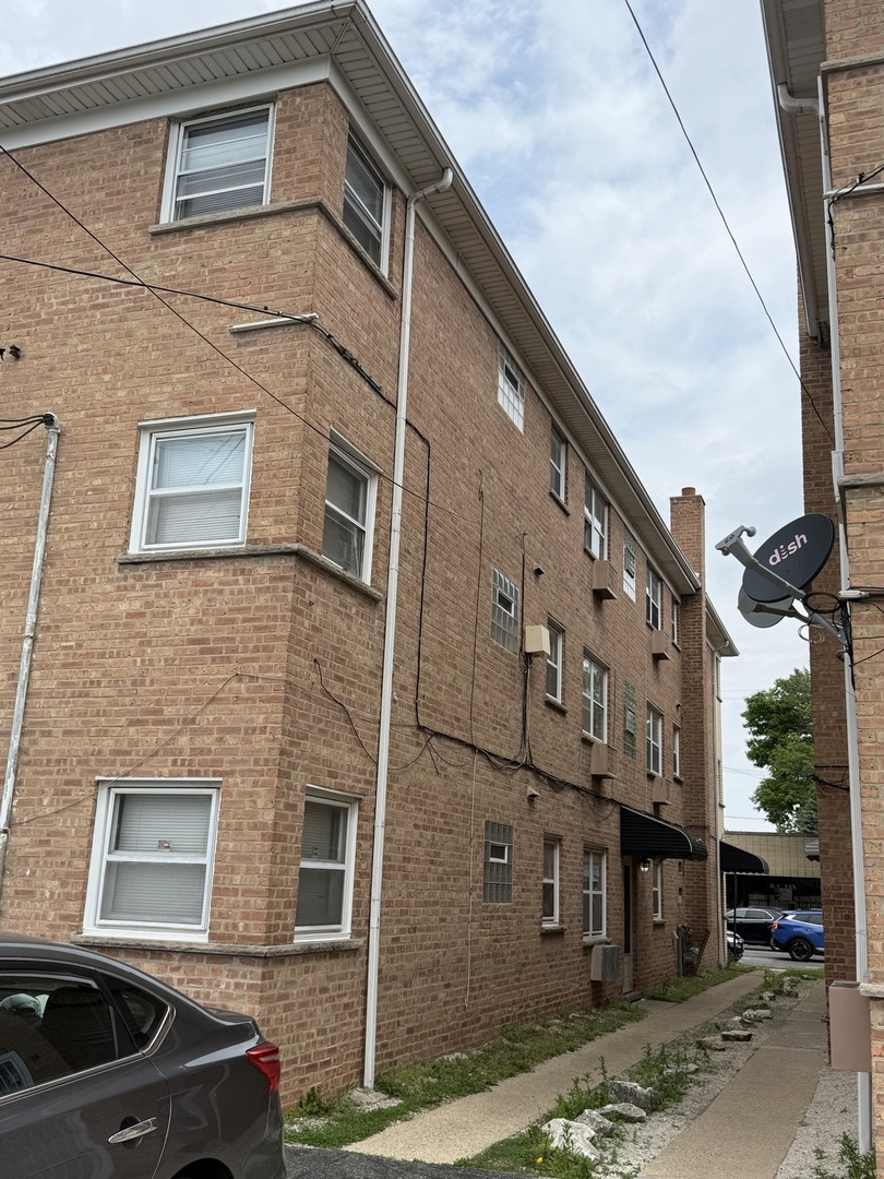 5007 W Diversey Avenue Property Photo 4