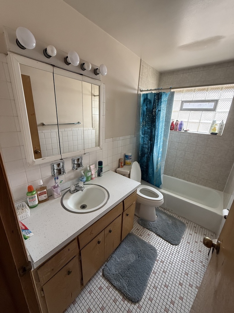5007 W Diversey Avenue Property Photo 8