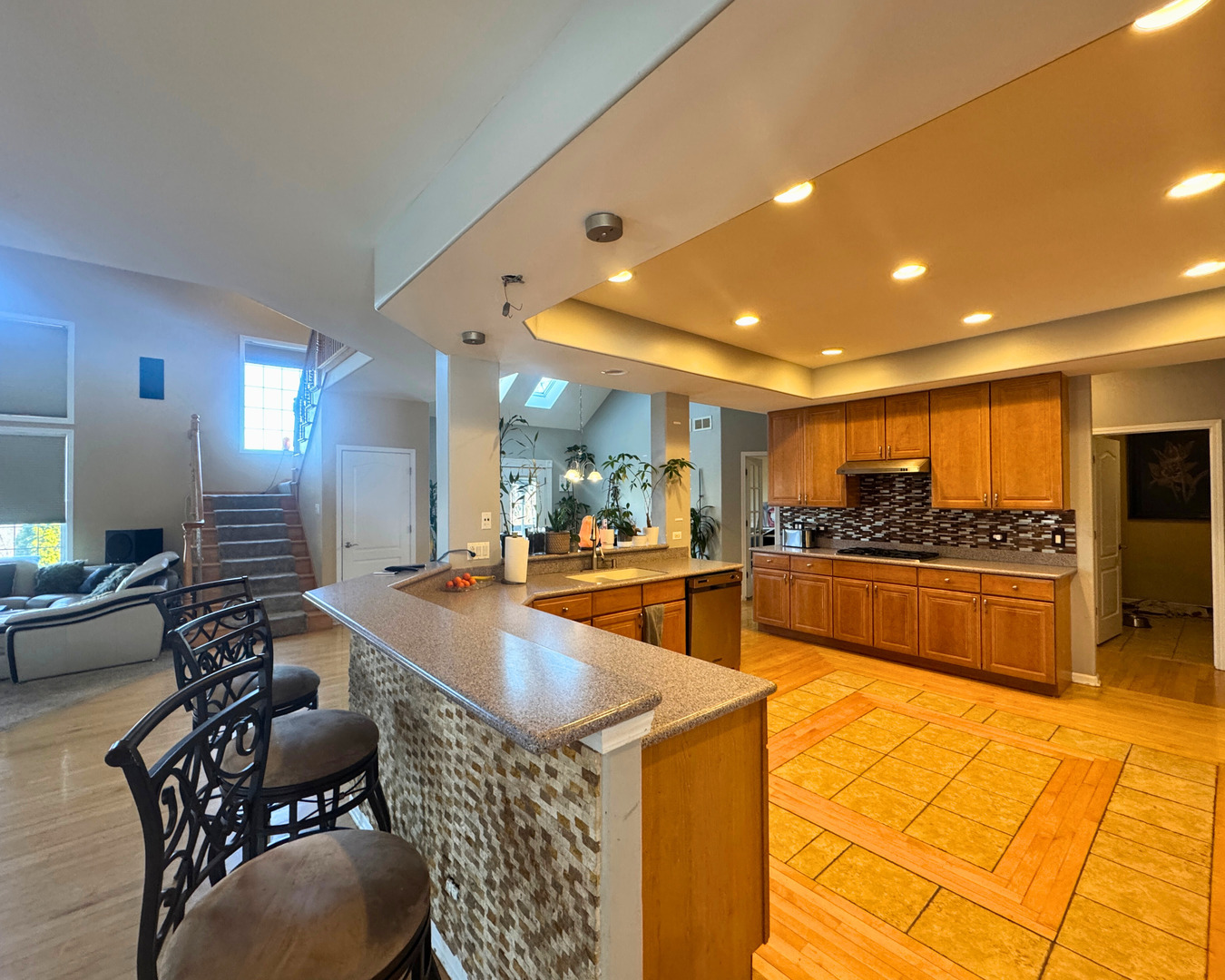 3805 Gladstone Drive Property Photo 10