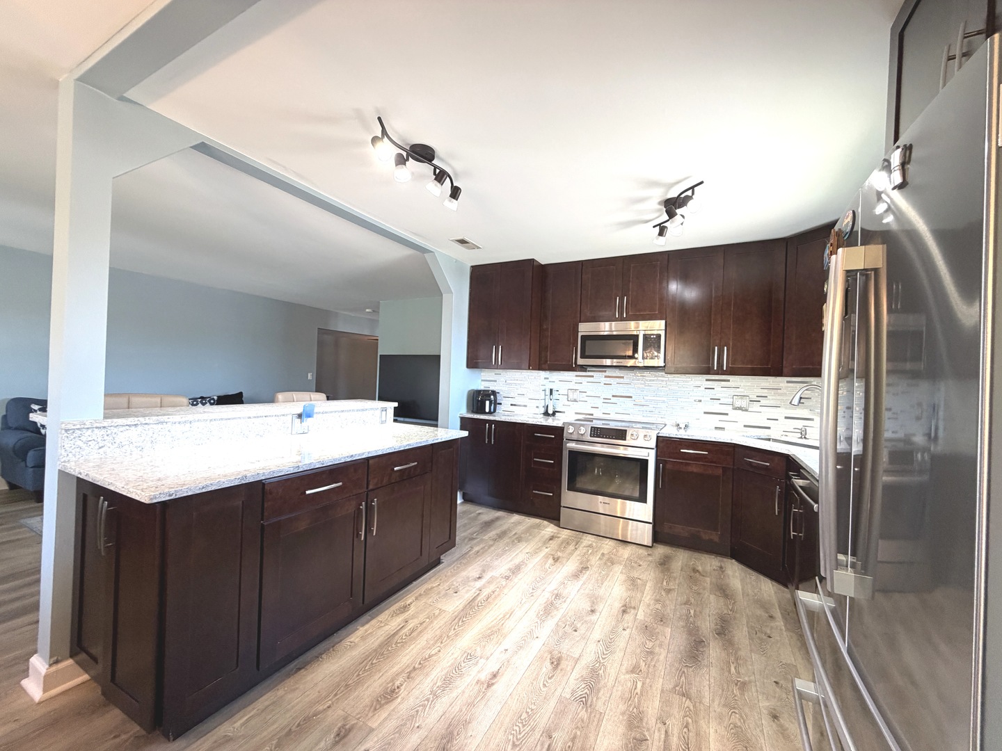 9375 Landings Lane 404 Property Photo 8