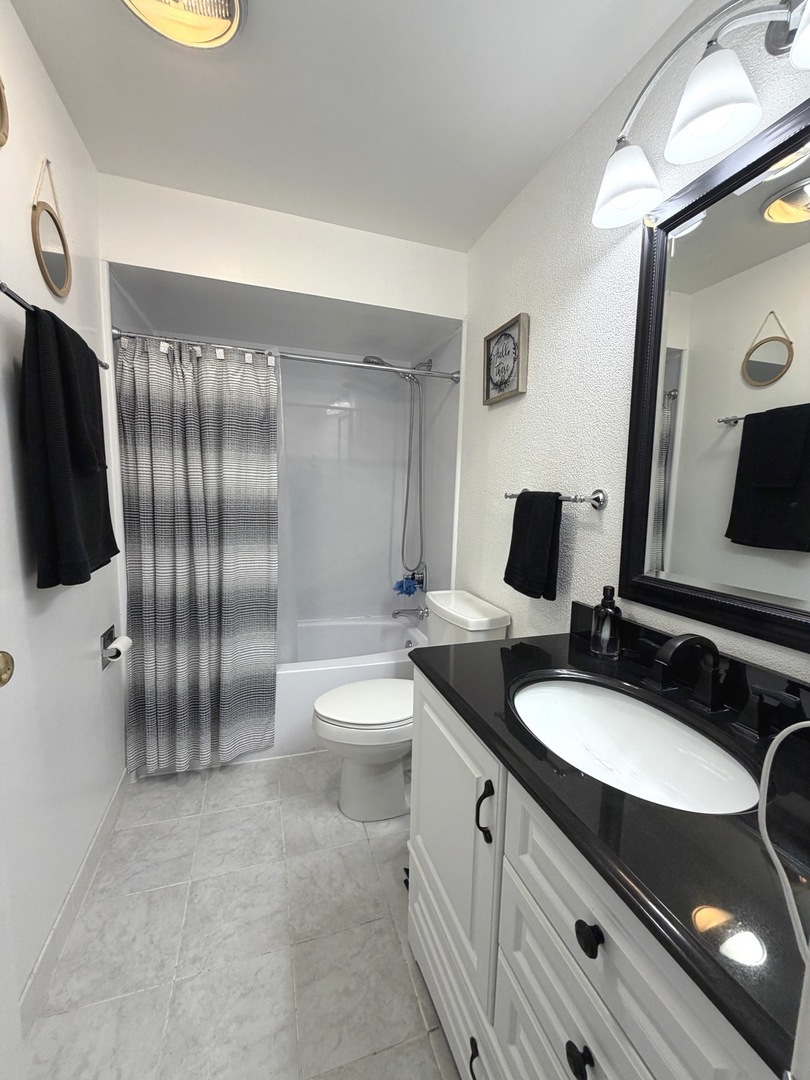 9375 Landings Lane 404 Property Photo 14