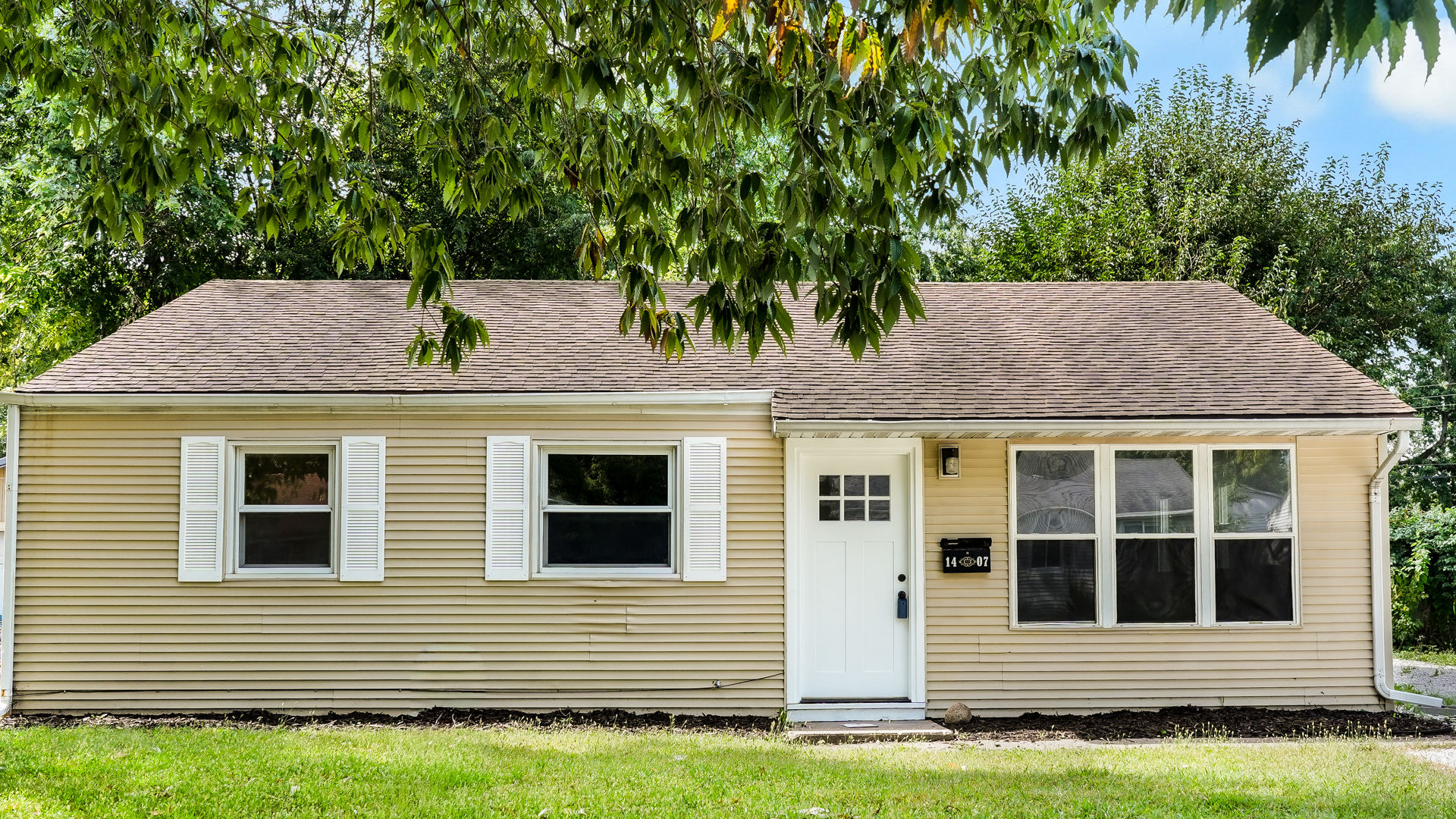 1407 Paula Drive Property Photo 1