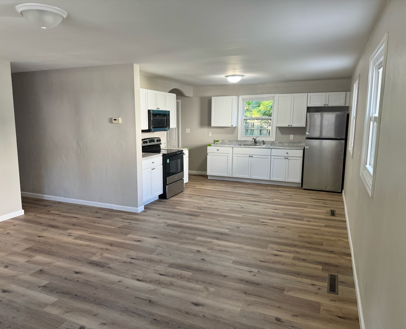 1407 Paula Drive Property Photo 8