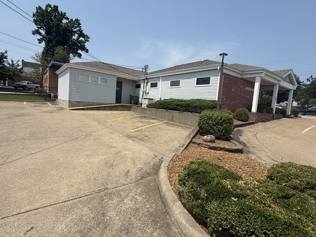 201 W Broadway Boulevard Property Photo 4