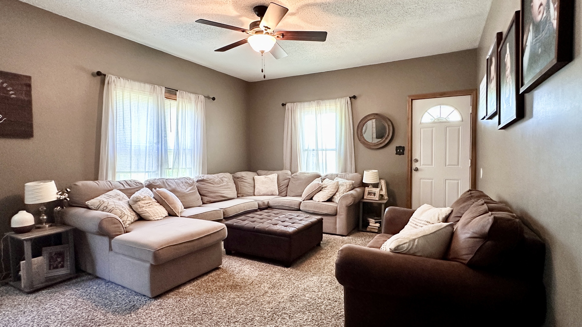 1106 E Clark Street Property Photo 4