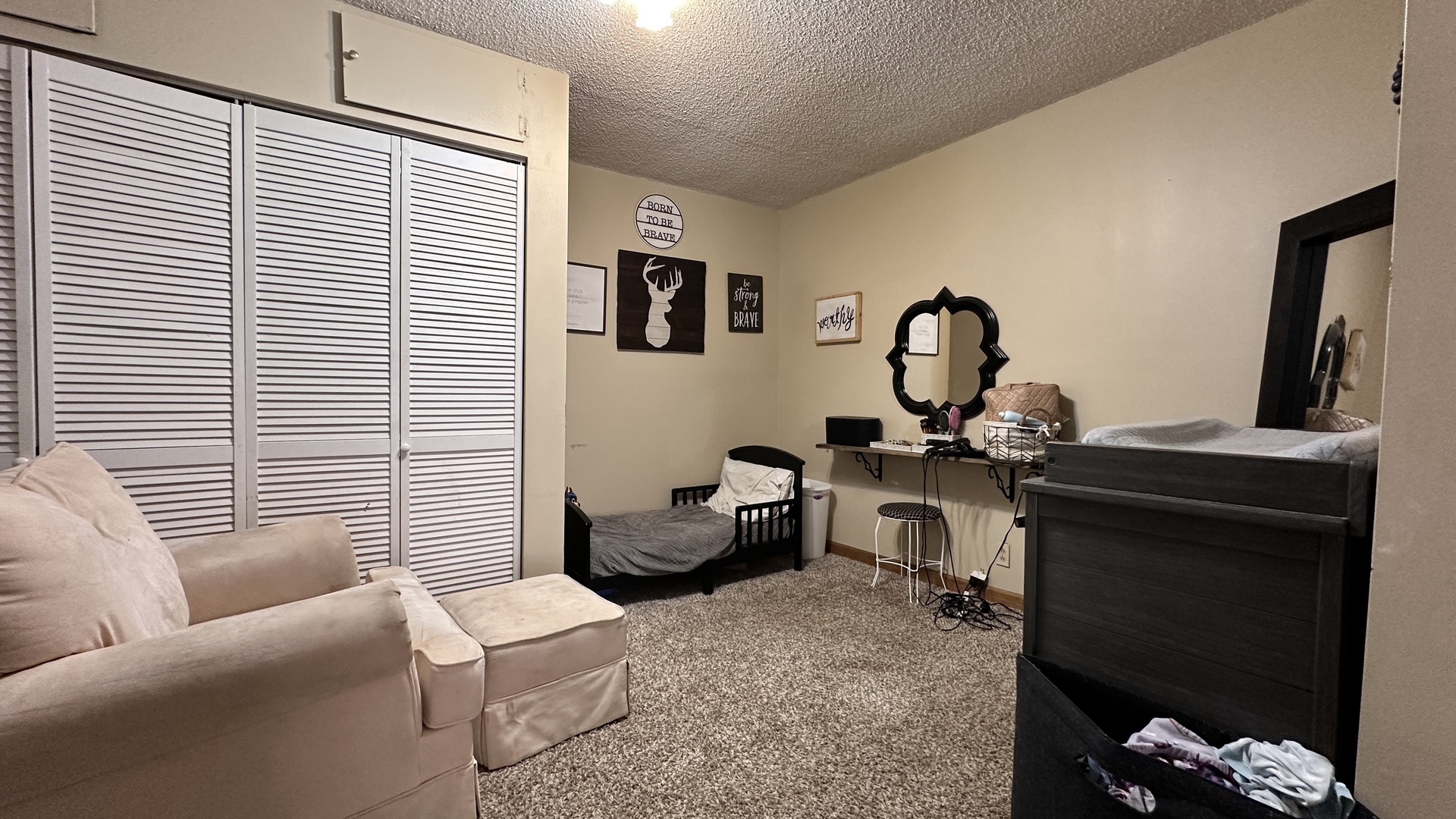 1106 E Clark Street Property Photo 11