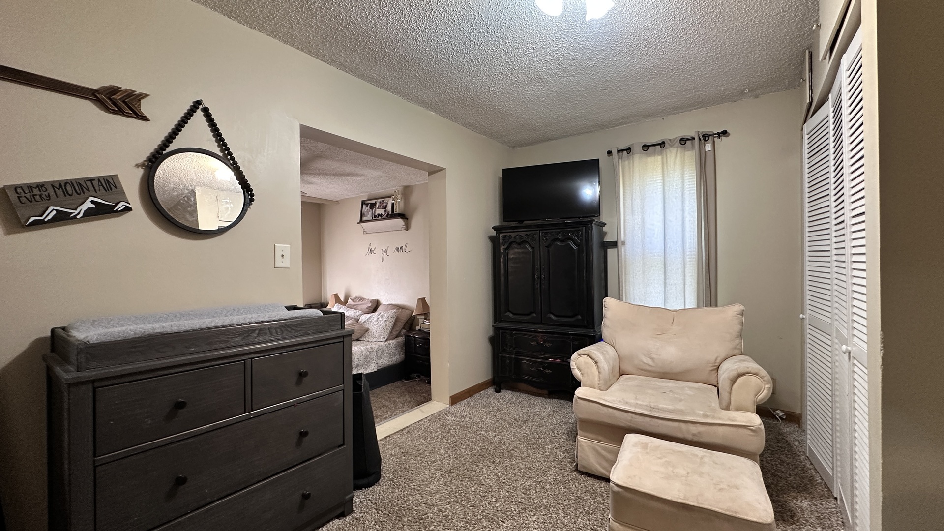 1106 E Clark Street Property Photo 12