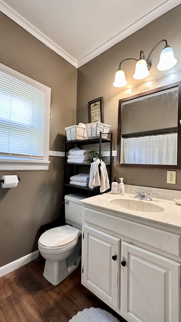 1106 E Clark Street Property Photo 14