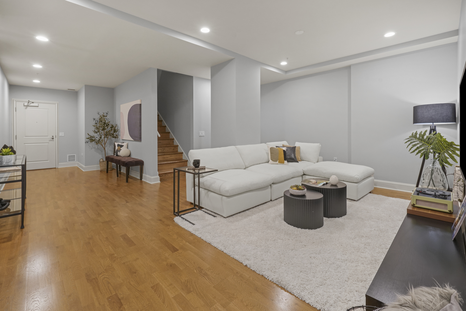 850 N Lake Shore Drive 201 Property Photo 19