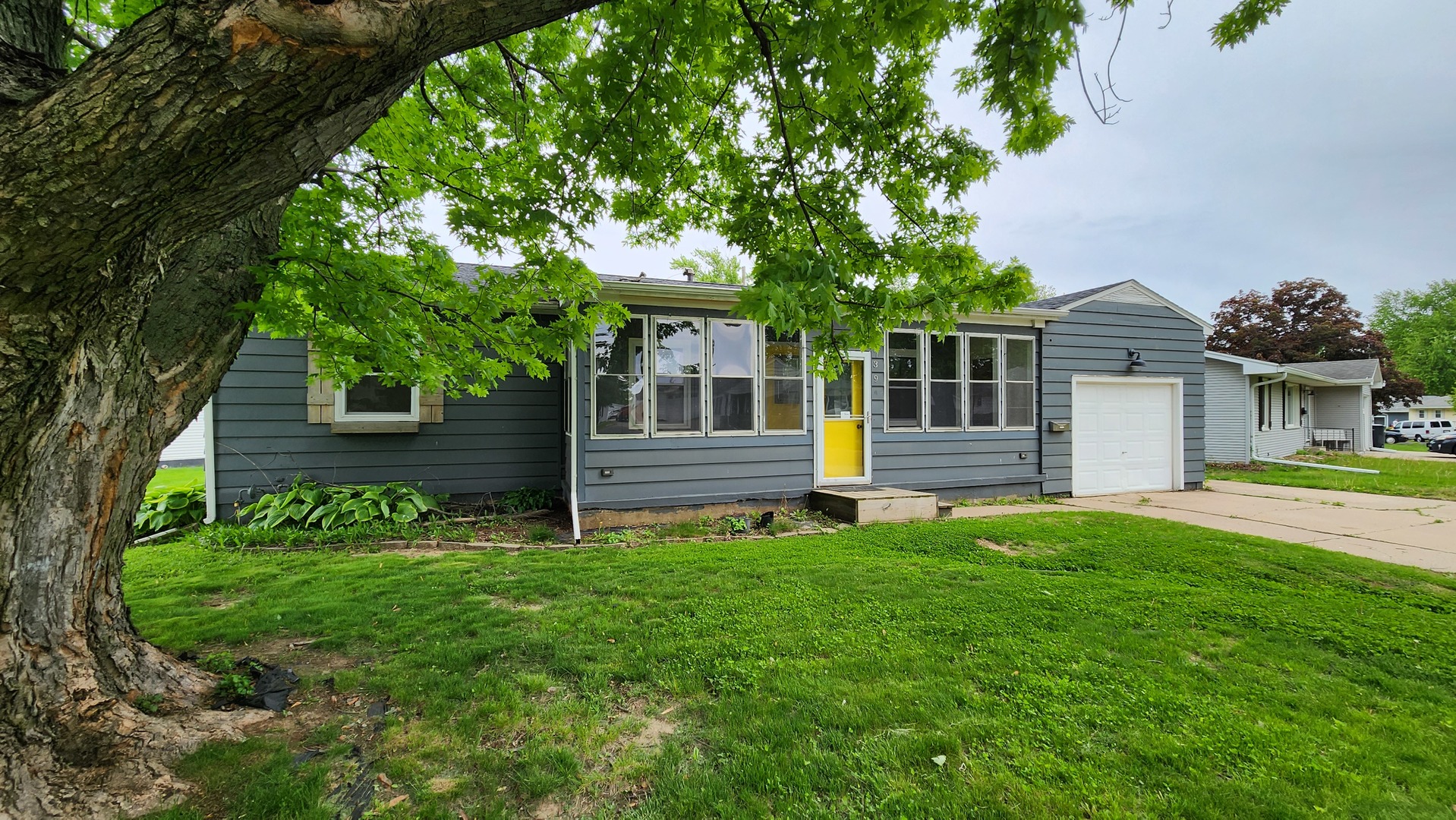 739 Highview Drive Property Photo 1