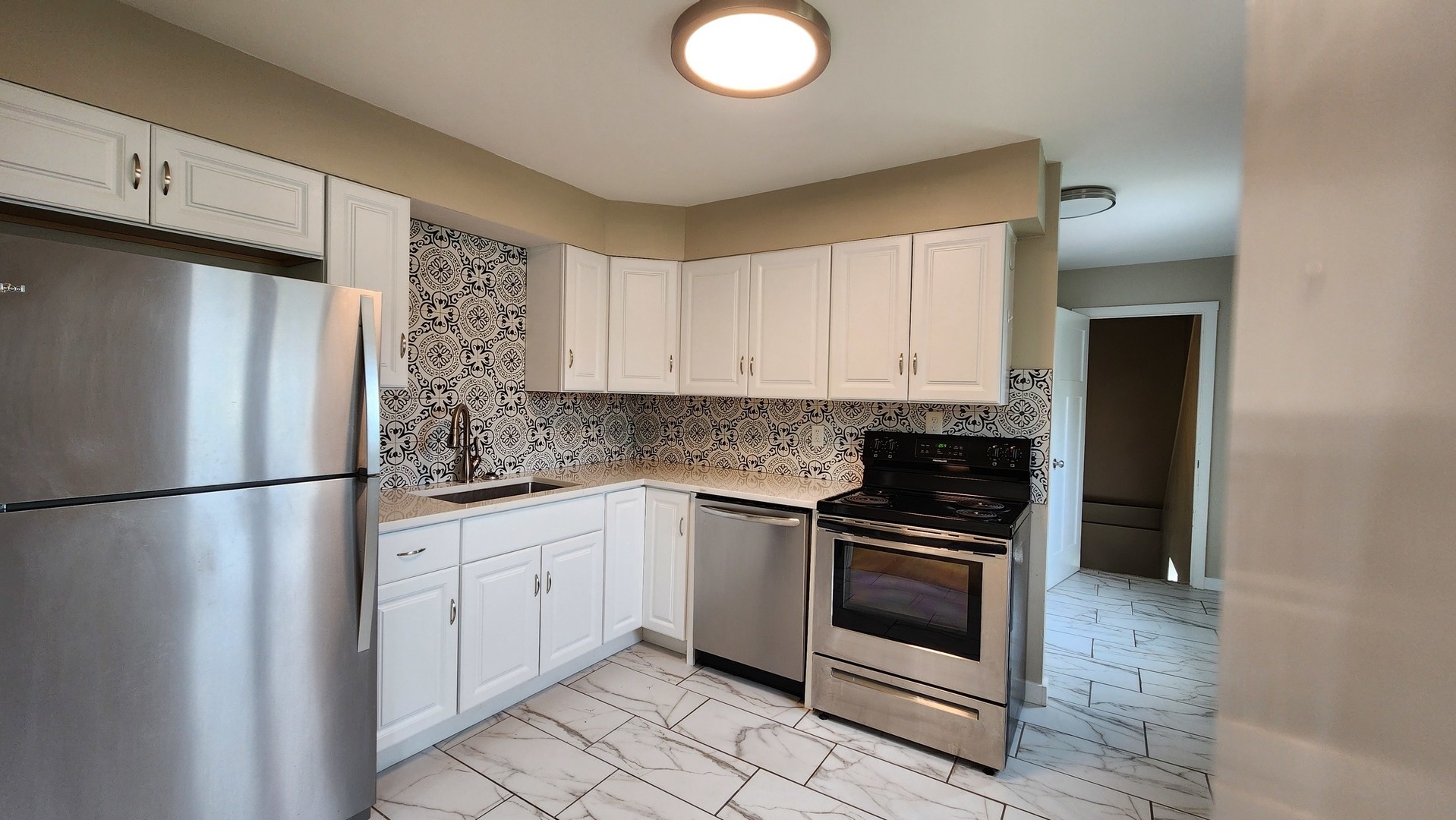 739 Highview Drive Property Photo 3