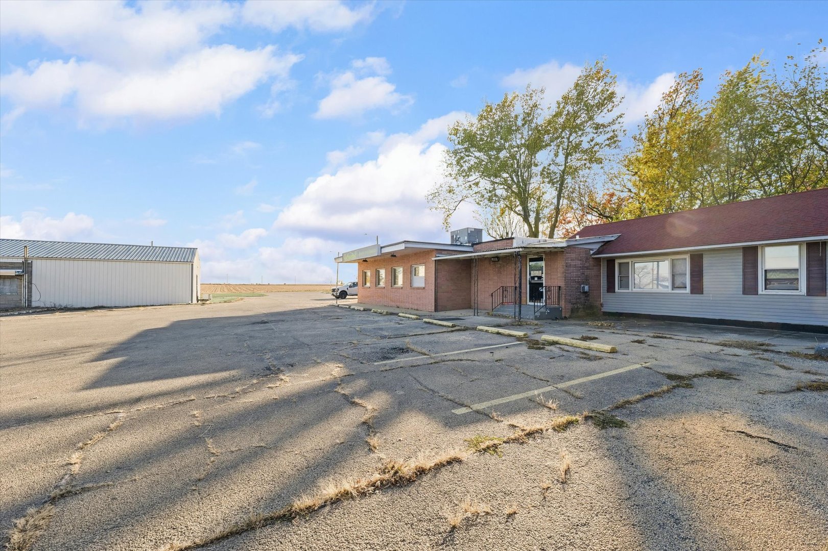 205 N State Route 54 Property Photo 2