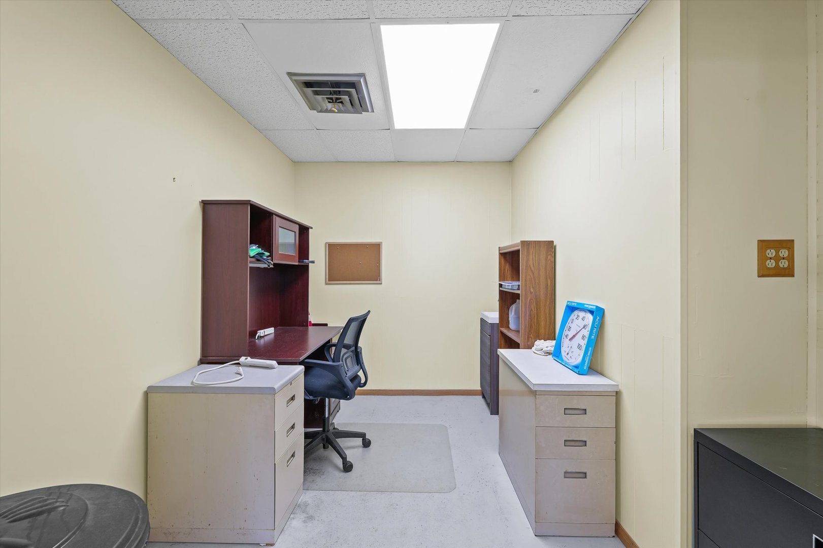 205 N State Route 54 Property Photo 10