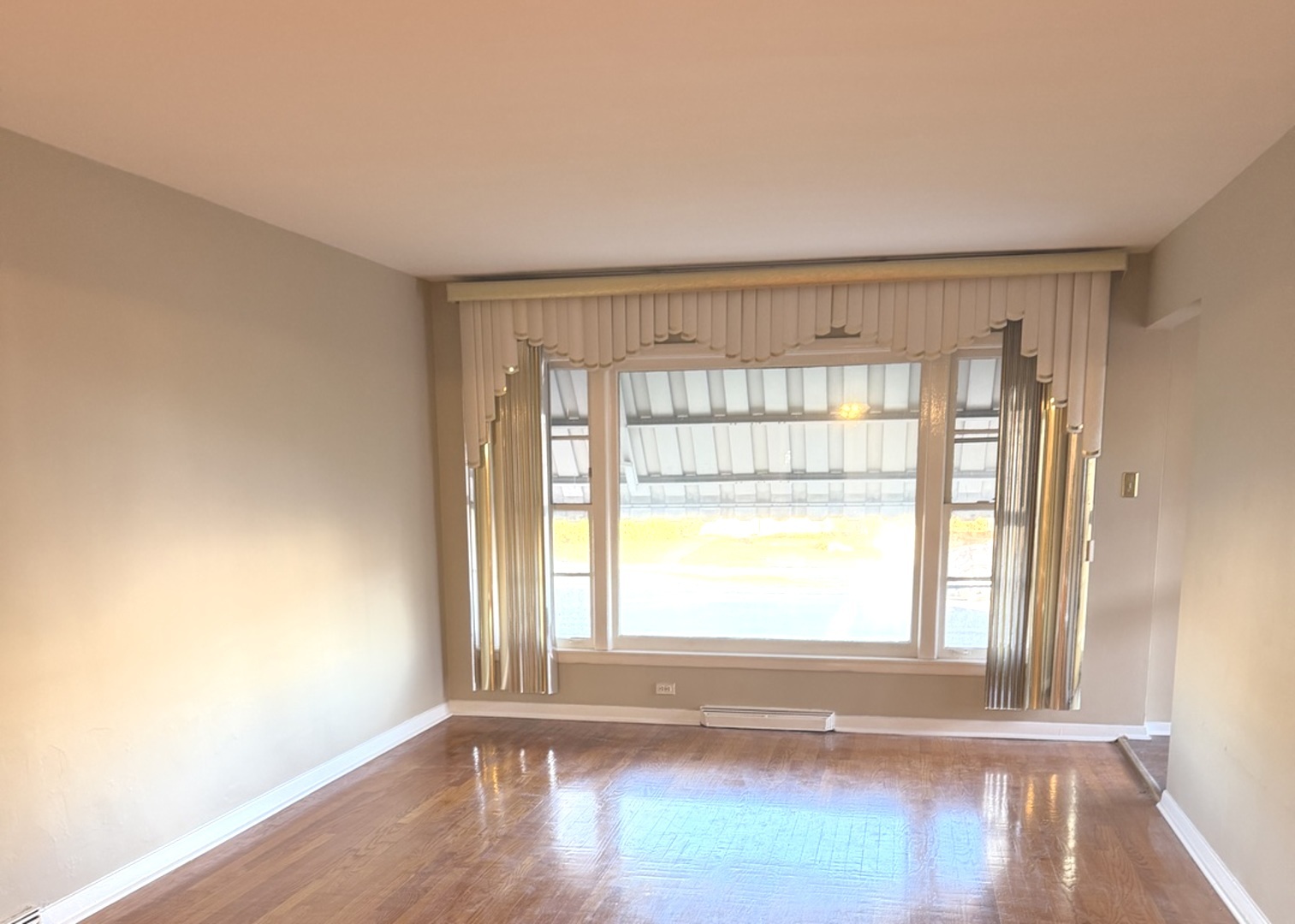 11706 S Artesian Avenue Property Photo 2