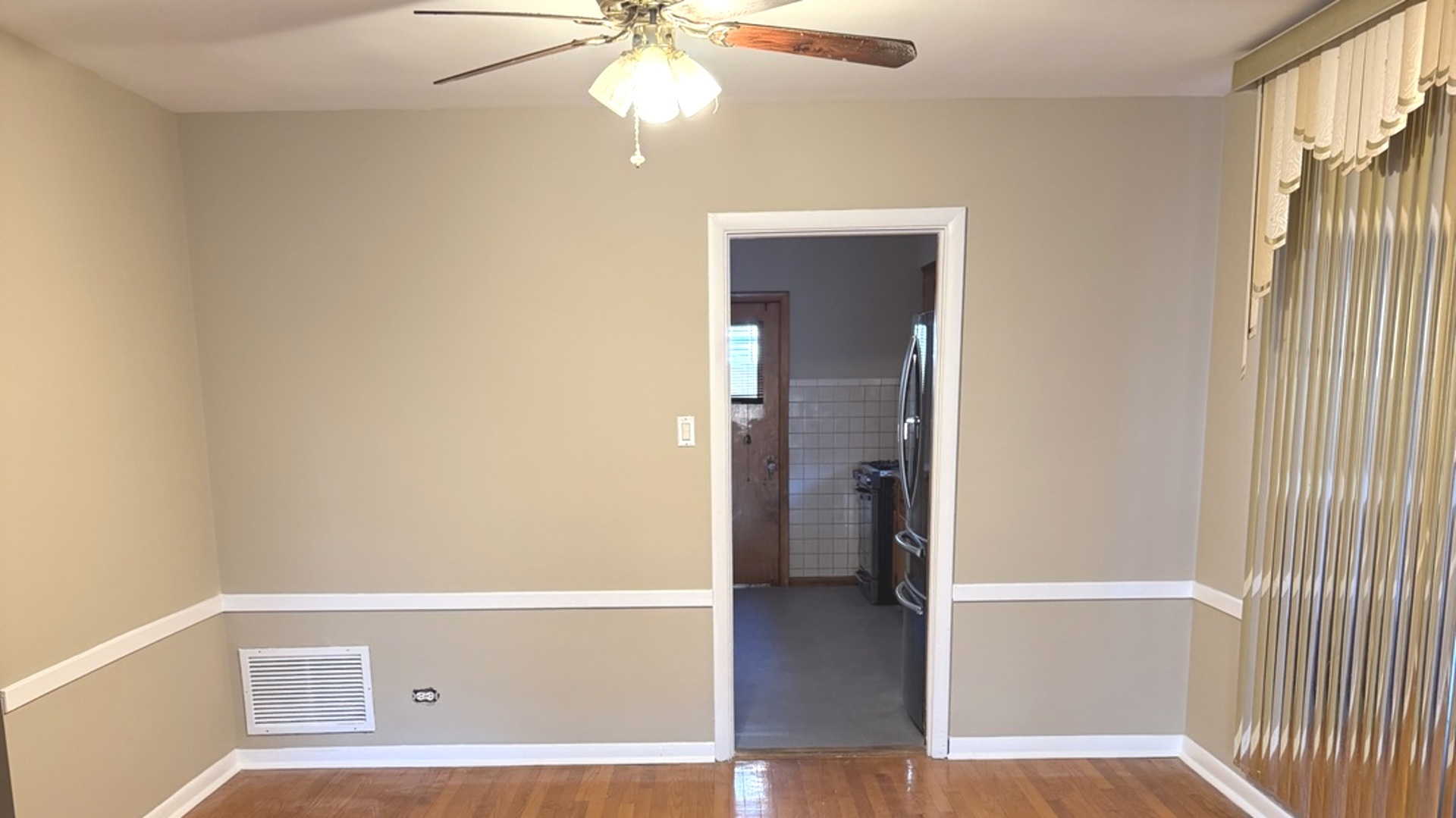 11706 S Artesian Avenue Property Photo 4