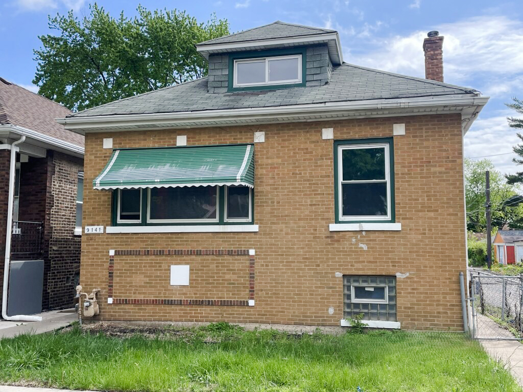 9141 S Colfax Avenue Property Photo 3