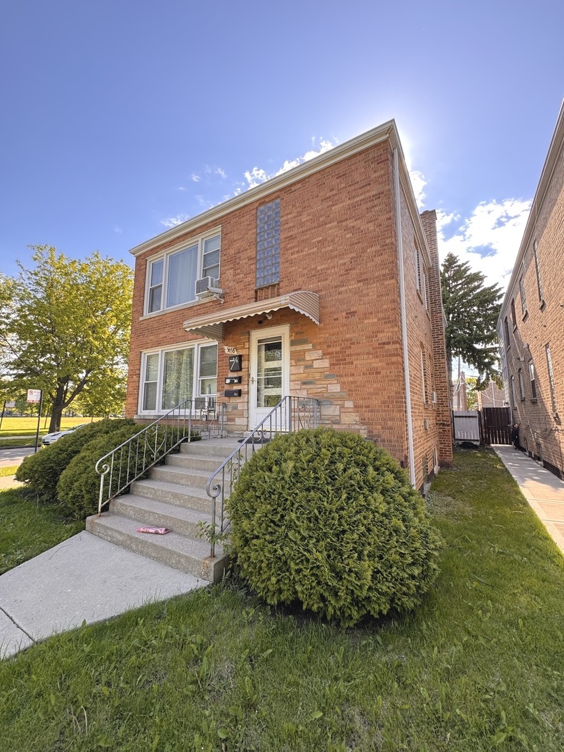 5658 S Kolin Avenue 1 Property Photo 2