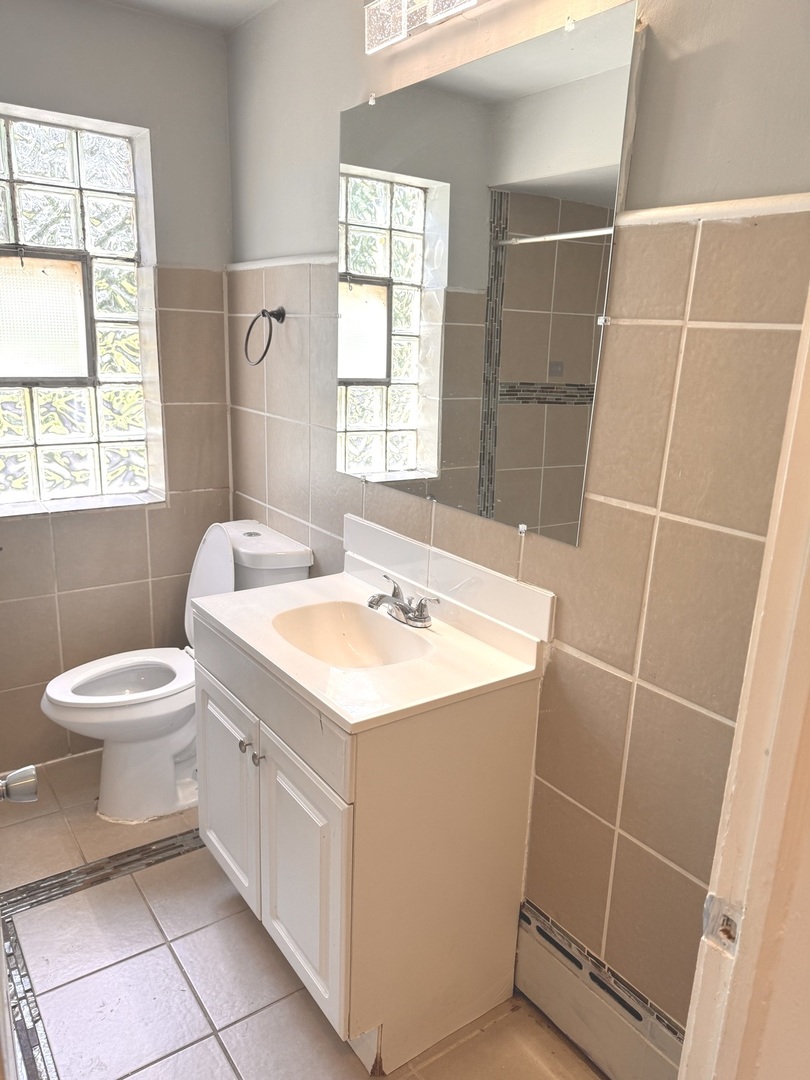 5658 S Kolin Avenue 1 Property Photo 12