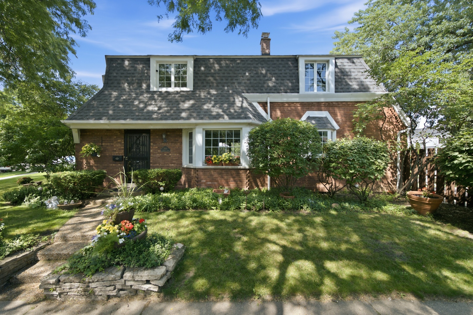5801 N Kenton Avenue Property Photo 1