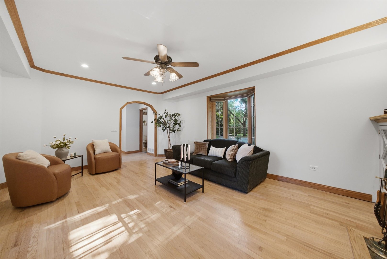 5801 N Kenton Avenue Property Photo 6