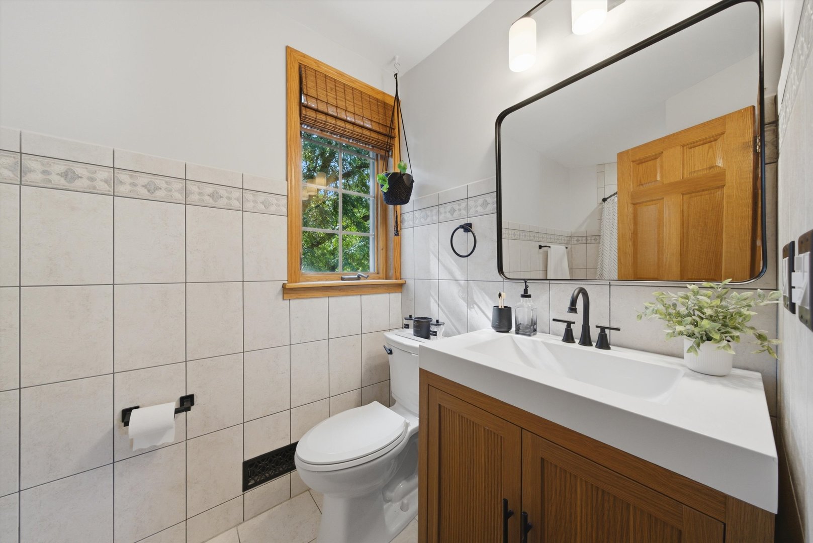 5801 N Kenton Avenue Property Photo 37