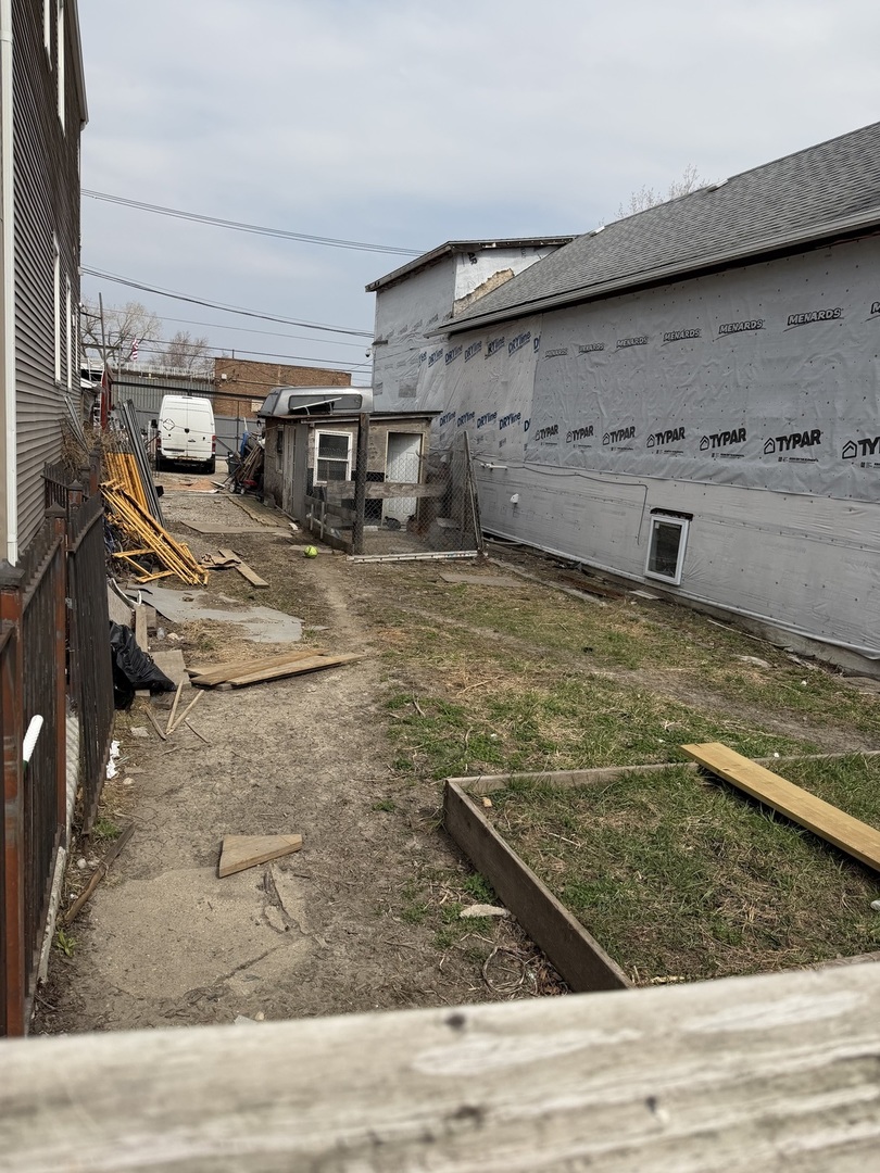 4138 W Maypole Avenue Property Photo 1
