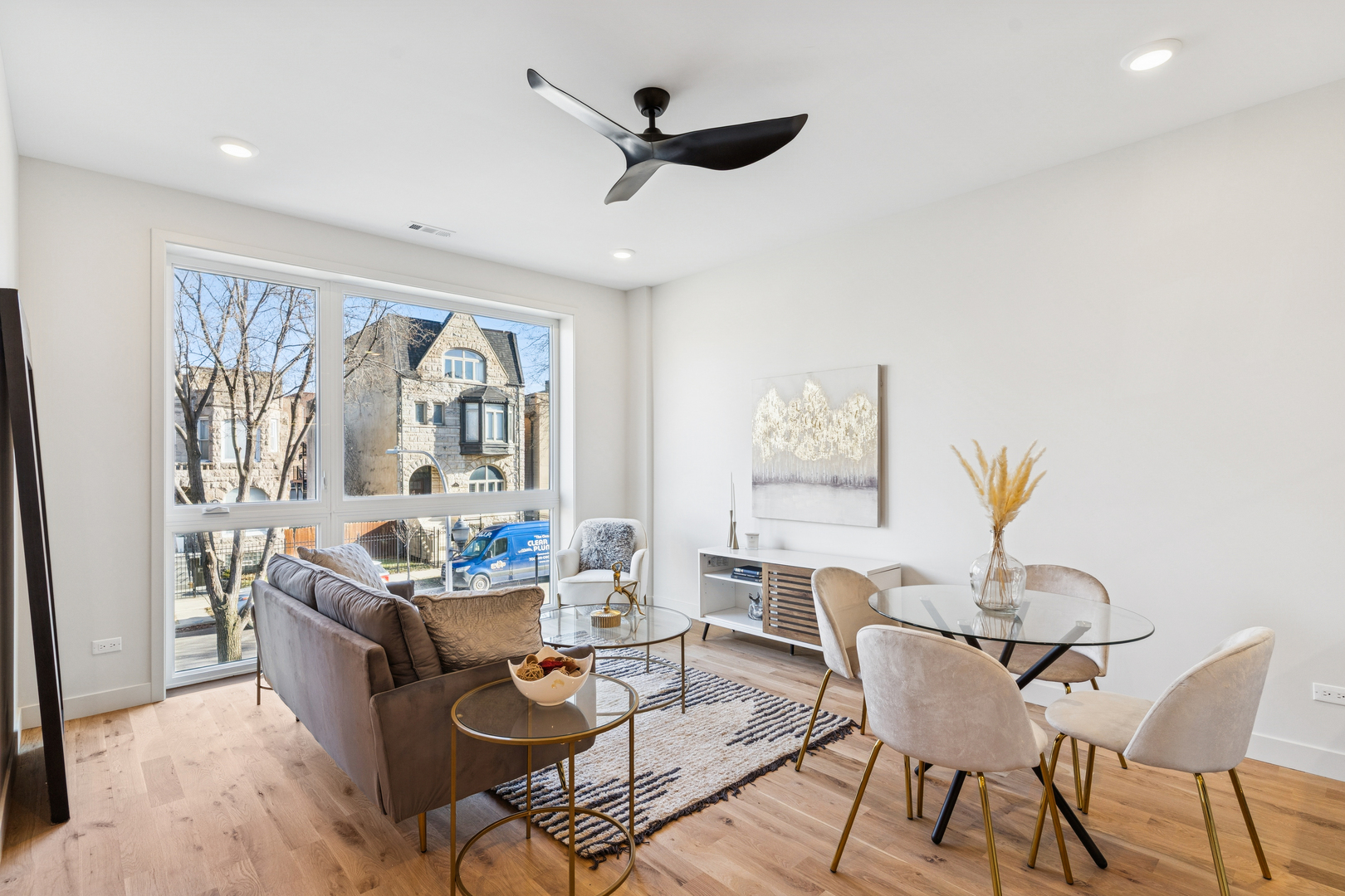 4208 S Calumet Avenue 201 Property Photo 3