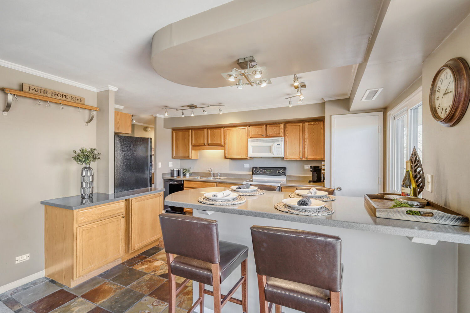 35 S Baybrook Drive 610 Property Photo 15