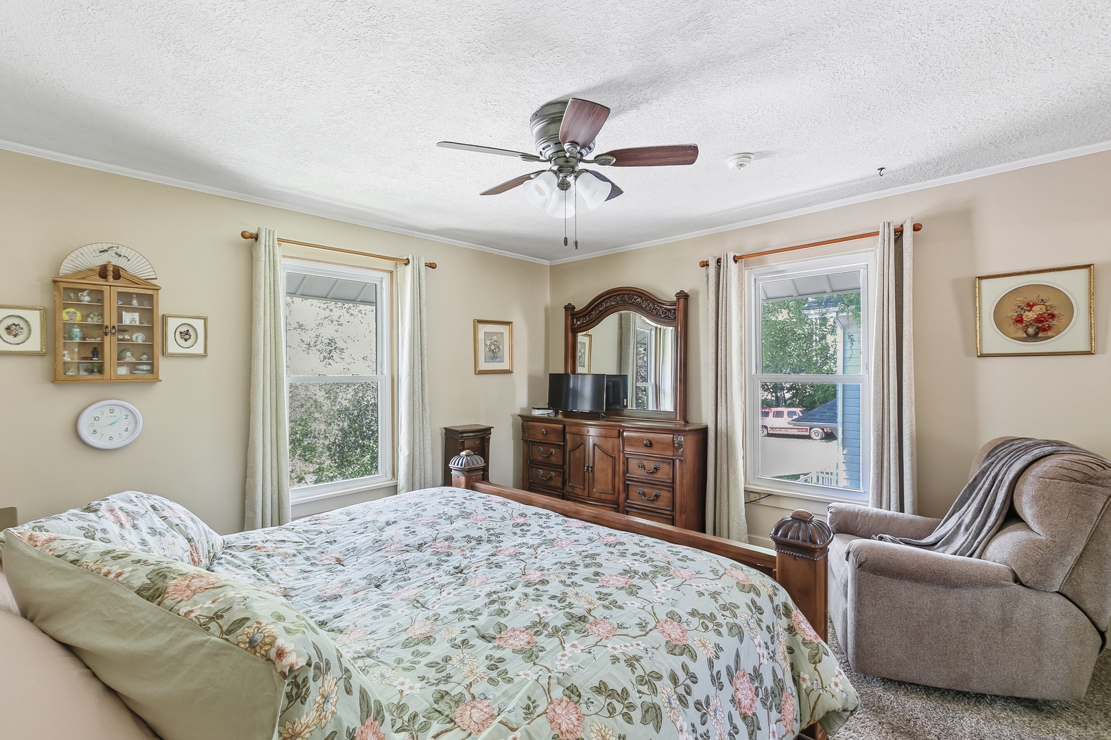 2826 8 1/2 Avenue Property Photo 20