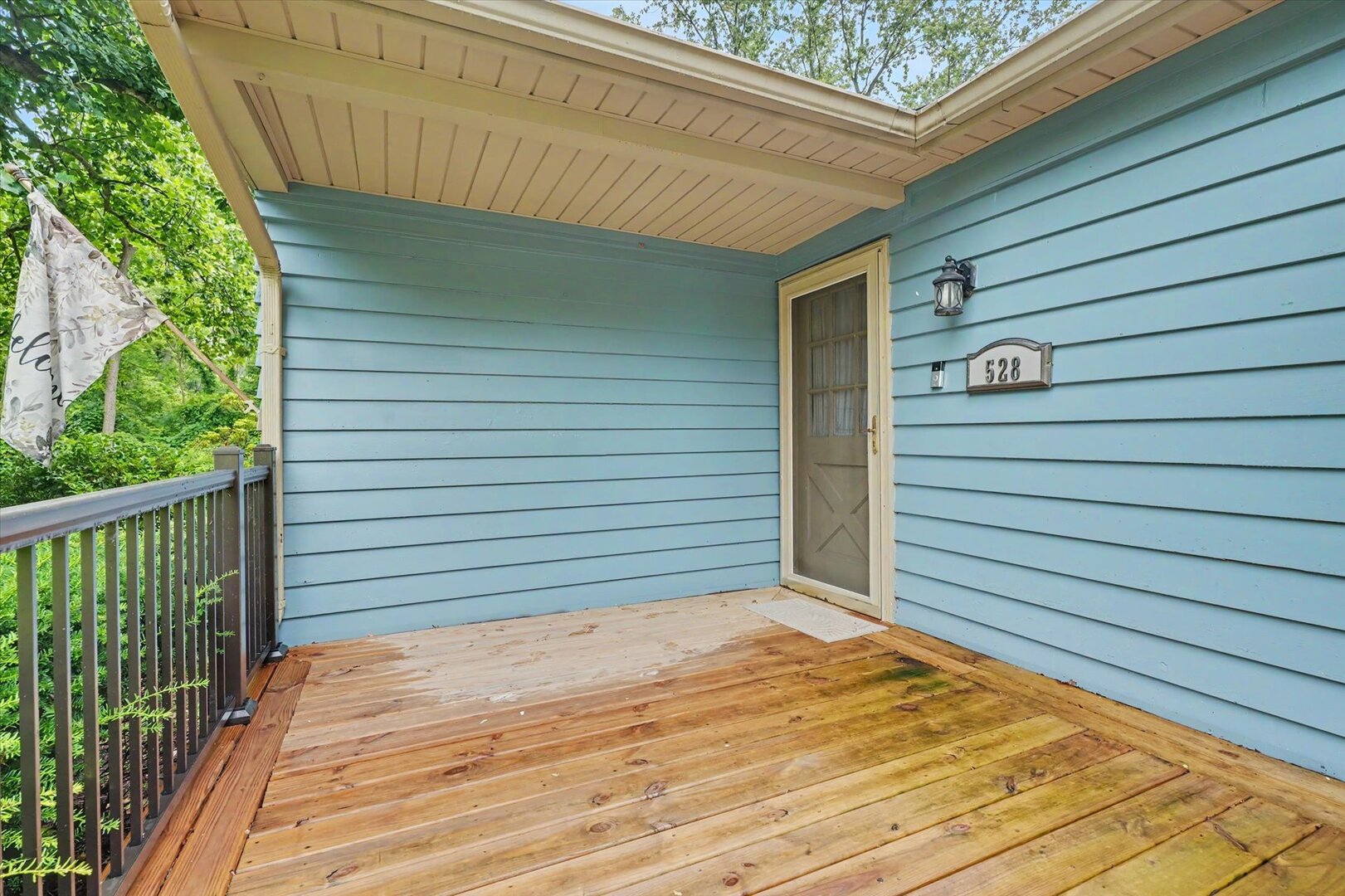 528 Chester Avenue Property Photo 3