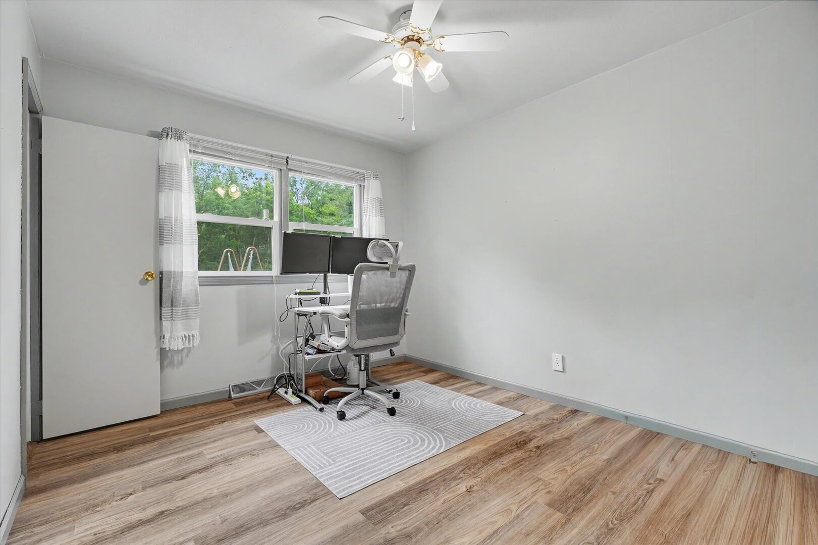 528 Chester Avenue Property Photo 14