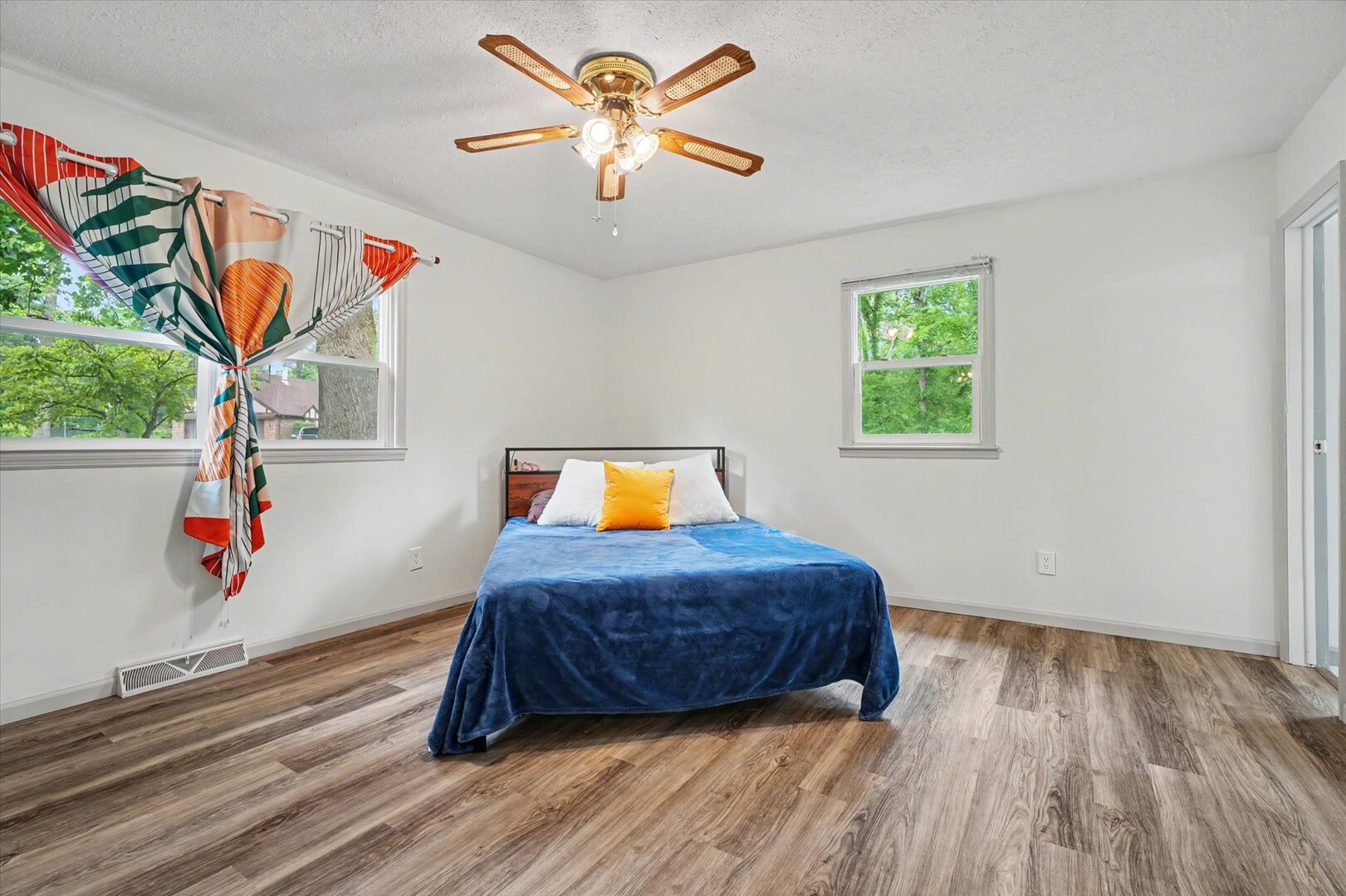 528 Chester Avenue Property Photo 18
