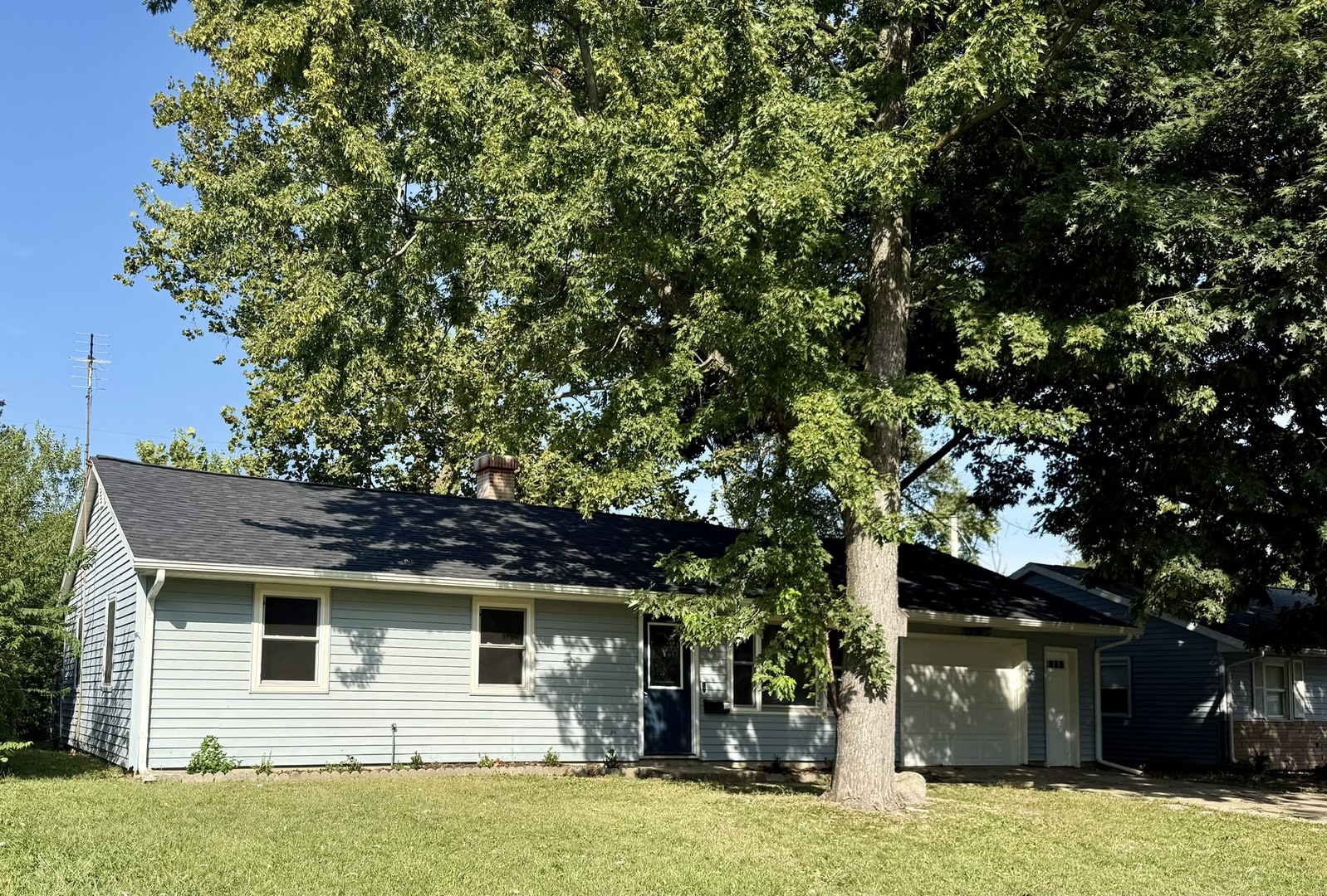 1429 Holly Hill Drive Property Photo 3