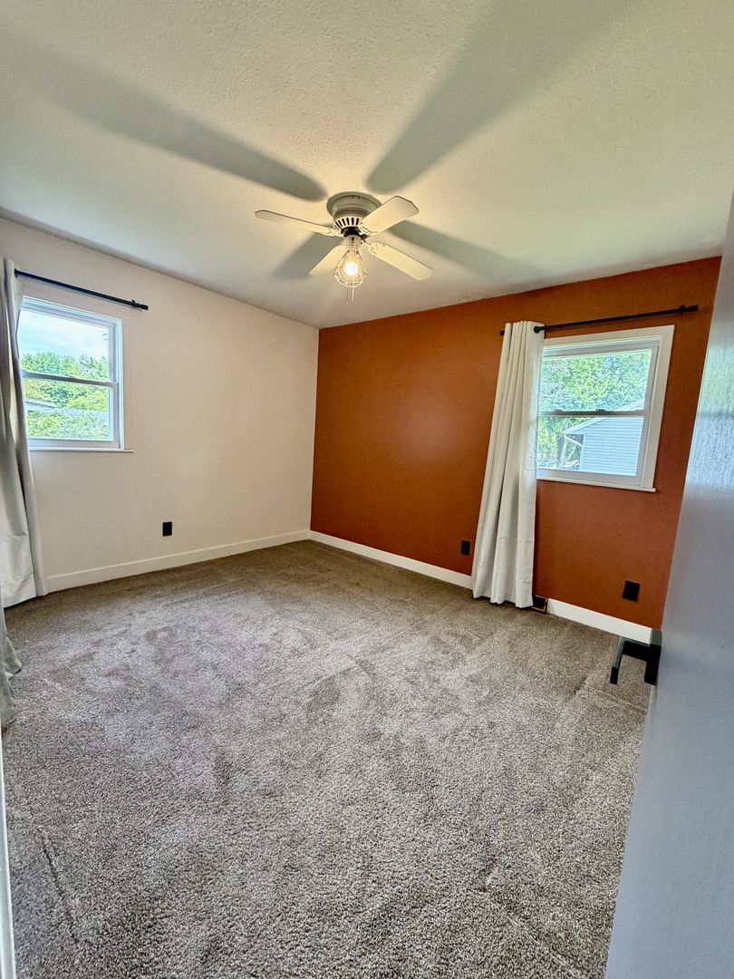 1612 Middle Road Property Photo 6
