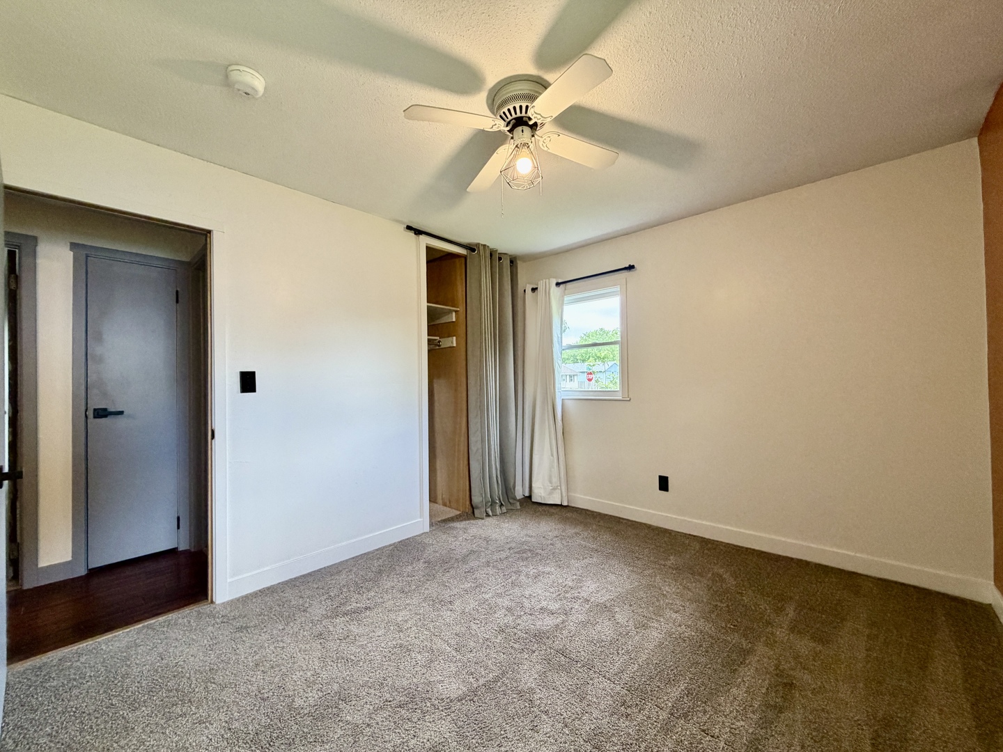 1612 Middle Road Property Photo 7
