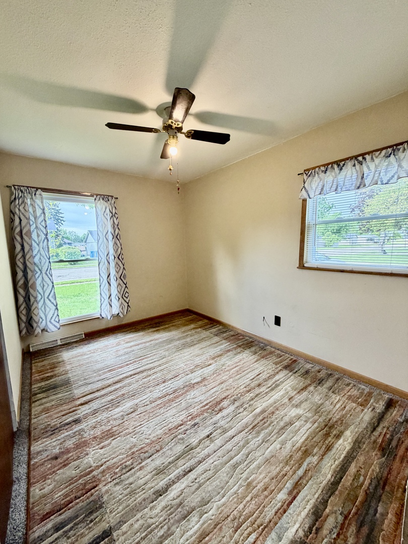 1612 Middle Road Property Photo 8