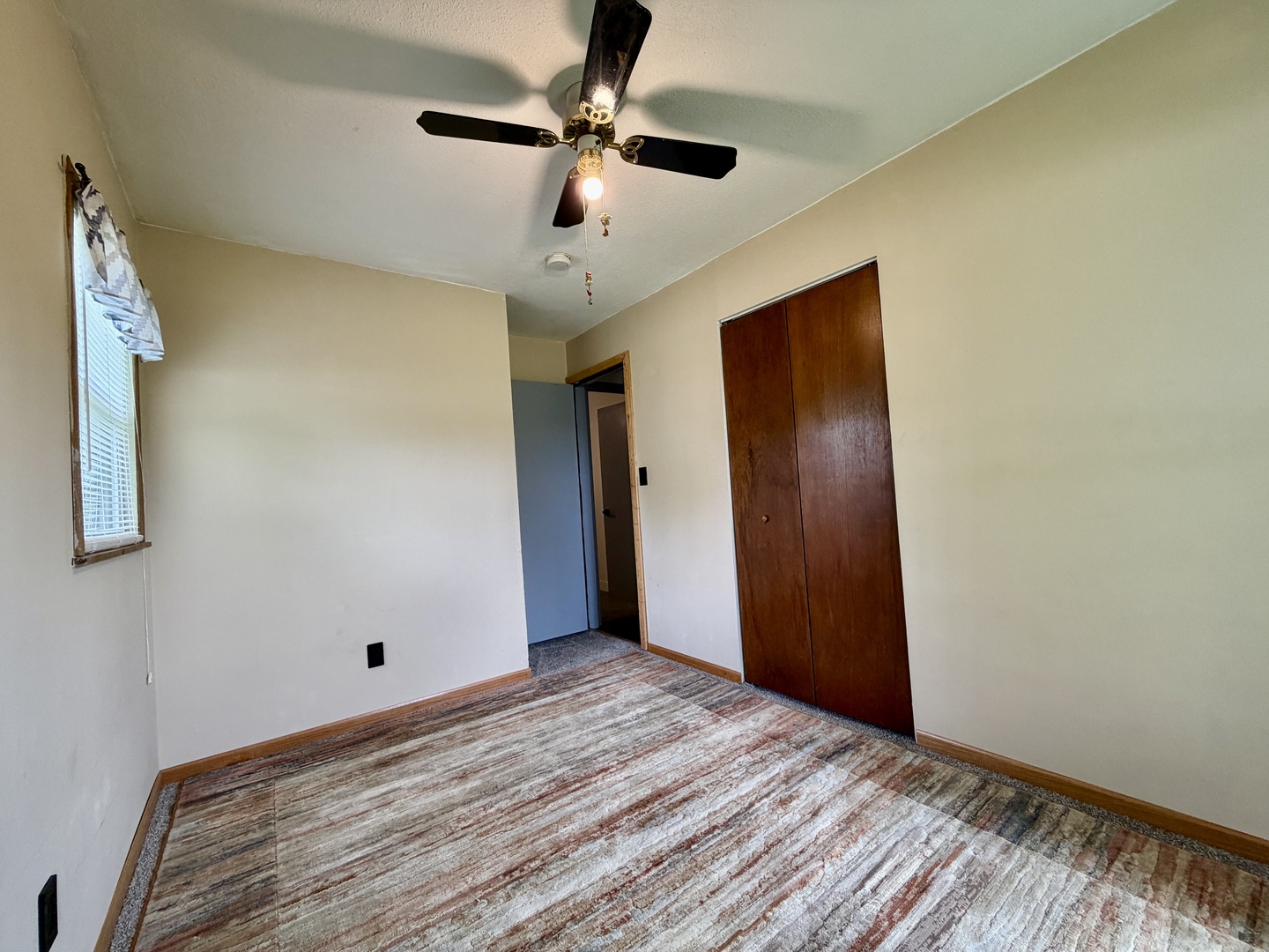1612 Middle Road Property Photo 9