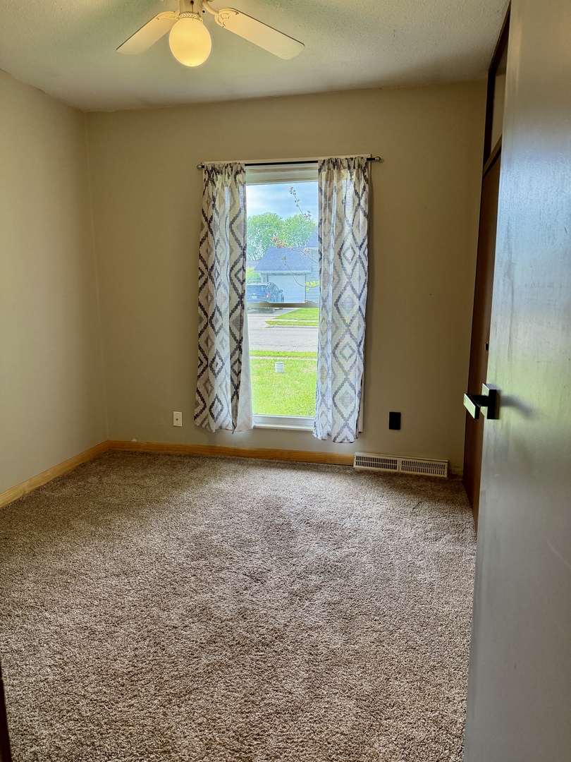 1612 Middle Road Property Photo 10